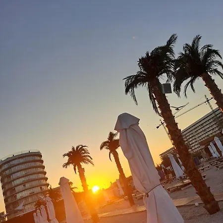 White Tower 502 * مامايا